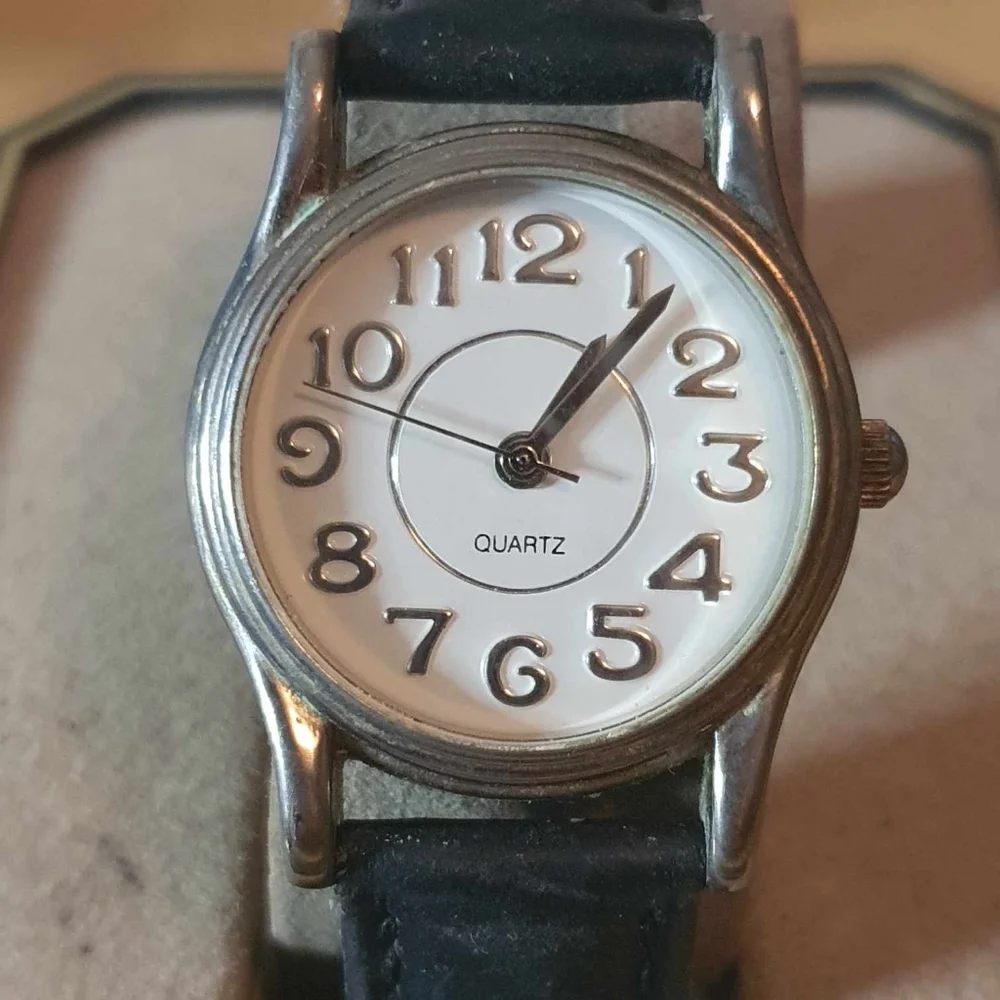 🦋10/$20🦋 M.z. Berger Silver/White Leather Women's Watch